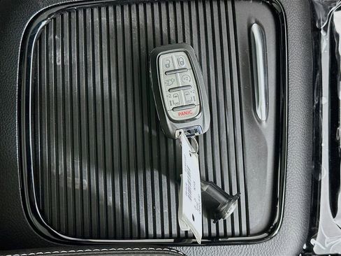 New 2026 Chrysler Pacifica Limited image 20