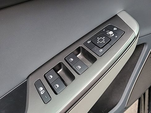 Used 2022 Kia EV6 Wind image 40