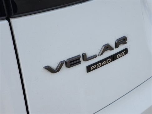 Used 2019 Land Rover Range Rover Velar R-Dynamic SE image 11