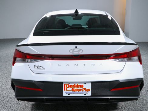 Used 2025 Hyundai Elantra Sport FWD image 8