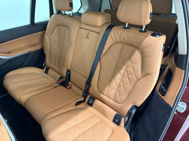 Used 2026 BMW X7 xDrive40i AWD/4WD image 16