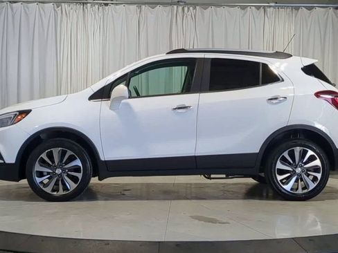 Used 2022 Buick Encore Preferred AWD/4WD image 5