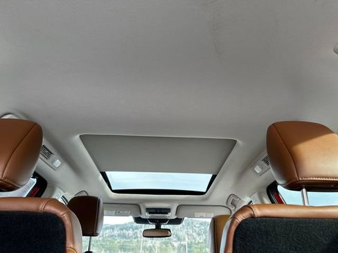 Used 2022 Nissan Pathfinder Platinum w/ Lighting Package (N93) image 19