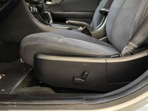 Used 2012 Chrysler 200 Touring image 19