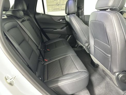 New 2026 Chevrolet Equinox LT w/ Convenience Package II FWD image 25