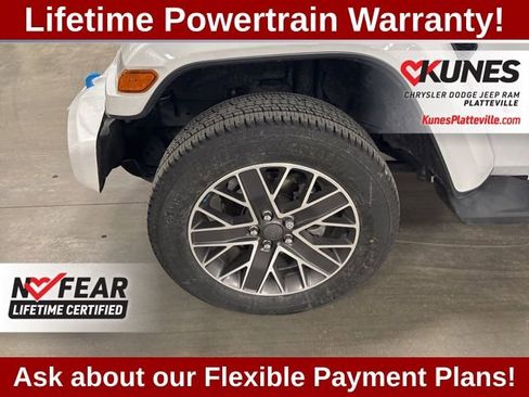 Used 2022 Jeep Wrangler Unlimited Sahara AWD/4WD image 4