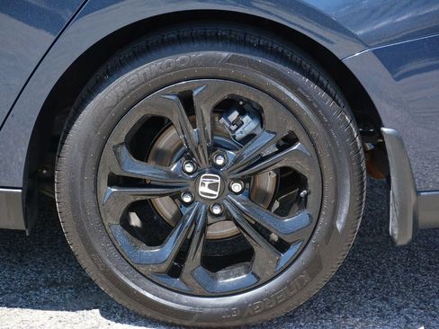 Used 2025 Honda Accord SE image 30