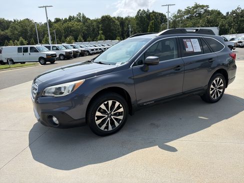 Used 2016 Subaru Outback 2.5i Limited AWD/4WD image 25