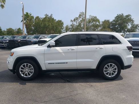 Used 2022 Jeep Grand Cherokee Laredo E RWD image 8