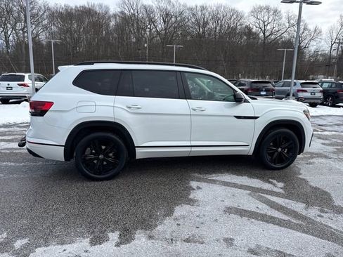 Certified 2022 Volkswagen Atlas SEL R-Line image 10