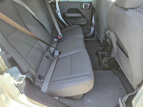 Certified 2023 Jeep Gladiator Overland image 16