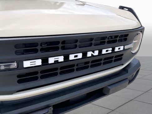 Used 2025 Ford Bronco 4-Door AWD/4WD image 28