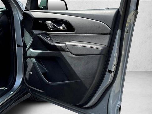 Certified 2023 Chevrolet Traverse RS image 17