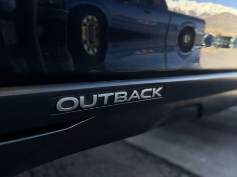 Used 2018 Subaru Outback 3.6R Limited image 41