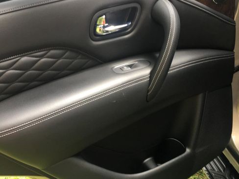 Used 2018 INFINITI QX80 4WD w/ Deluxe Technology Package image 12