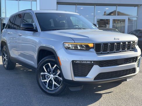 New 2026 Jeep Grand Cherokee Limited image 1
