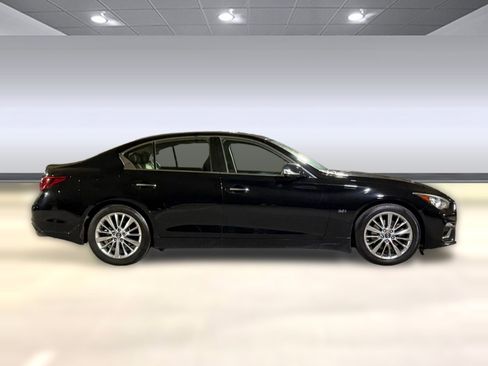 Used 2018 INFINITI Q50 Luxe w/ Essential Package (3.0T Luxe) AWD/4WD image 8