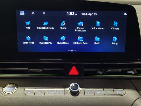 Used 2025 Hyundai Elantra SEL FWD image 25