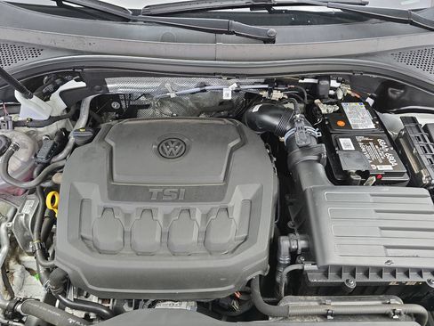 Certified 2022 Volkswagen Tiguan SE w/ Panoramic Sunroof Package image 31