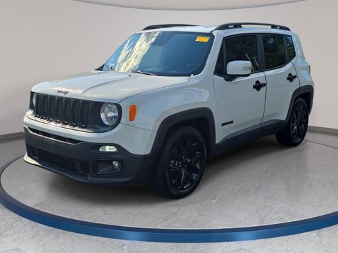 Used 2018 Jeep Renegade Altitude w/ Cold Weather Group FWD image 1