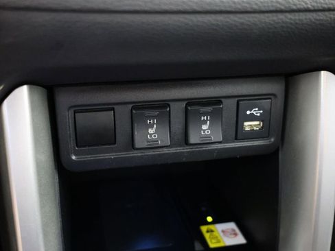 Used 2022 Toyota Corolla Cross XLE FWD image 8