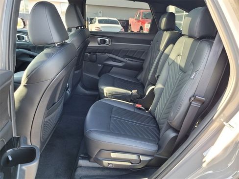 Used 2024 Kia Sorento SX Prestige image 6