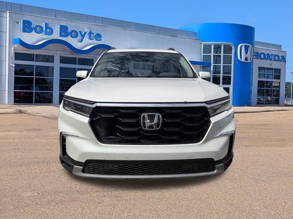 Used 2024 Honda Pilot Touring image 2