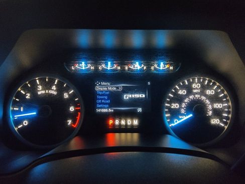 Used 2017 Ford F150 XLT w/ Equipment Group 302A Luxury AWD/4WD image 23