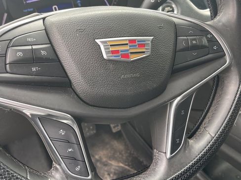 Used 2017 Cadillac XT5 Luxury w/ Driver Awareness Package image 17