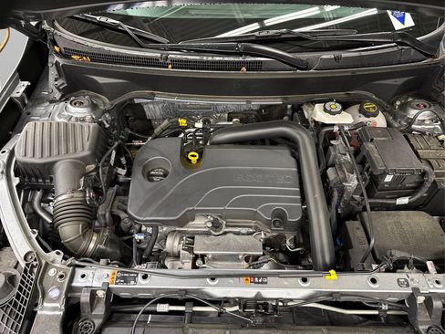 Used 2024 GMC Terrain SLT image 13