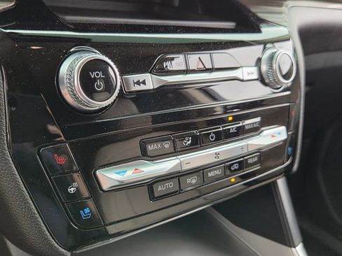 Used 2024 Ford Explorer Limited image 21