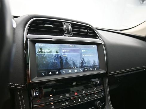 Used 2020 Jaguar F-PACE Checkered Flag image 32