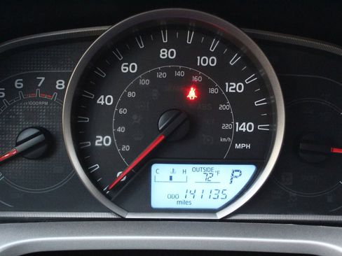 Used 2015 Toyota RAV4 LE FWD image 14