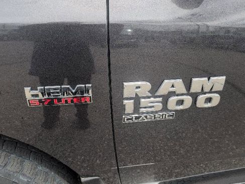 Used 2019 RAM 1500 Big Horn AWD/4WD image 10