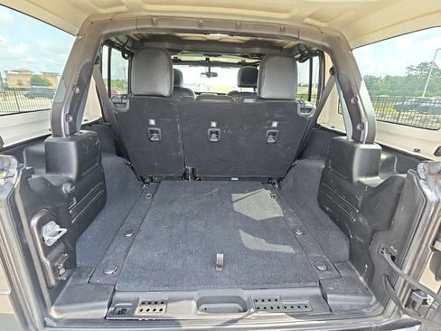 Used 2018 Jeep Wrangler Unlimited Sport S AWD/4WD image 18