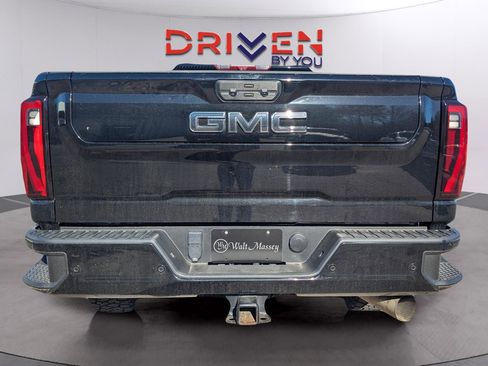 Used 2024 GMC Sierra 2500 Denali Ultimate image 8