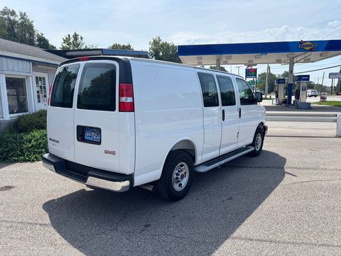 Used 2025 GMC Savana 2500 w/ Driver Convenience Package RWD image 3