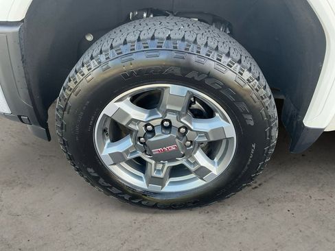 Used 2025 GMC Sierra 2500 SLT w/ SLT Convenience Package AWD/4WD image 14