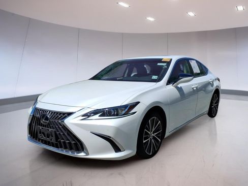Used 2023 Lexus ES 350 w/ Premium Package FWD image 2