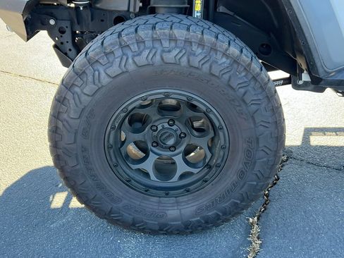 Used 2021 Jeep Wrangler Unlimited Rubicon w/ LED Lighting Group AWD/4WD image 17