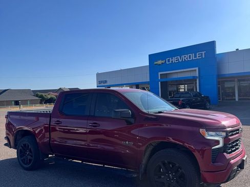 Used 2023 Chevrolet Silverado 1500 RST w/ Z71 Off-Road Package AWD/4WD image 3