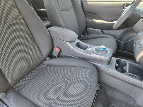 Used 2017 Nissan Leaf S w/ Charge Package FWD image 9