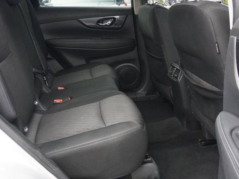 Used 2018 Nissan Rogue SV AWD/4WD image 26