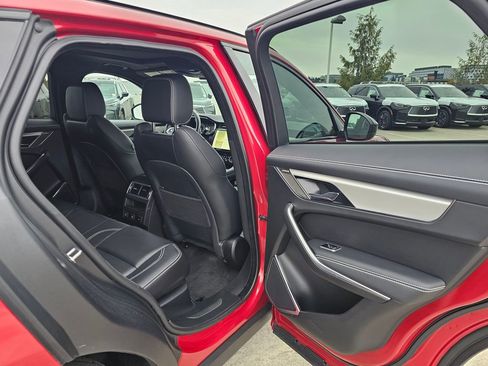 Used 2024 Jaguar F-PACE R-Dynamic S image 14