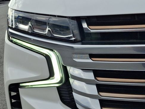 Used 2024 Chevrolet Suburban High Country image 8