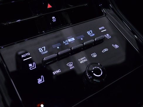 Certified 2025 Porsche Panamera 4 image 33