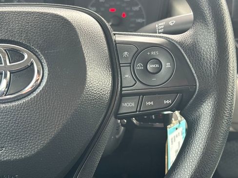 Used 2025 Toyota Corolla LE FWD image 19