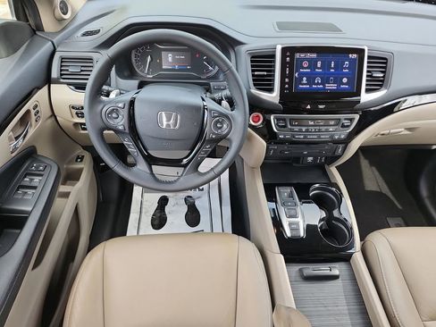 Used 2017 Honda Pilot Touring image 17
