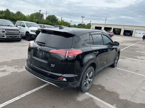 Used 2018 Toyota RAV4 XLE AWD/4WD image 17