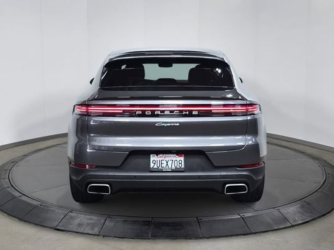 Certified 2024 Porsche Cayenne Coupe image 6